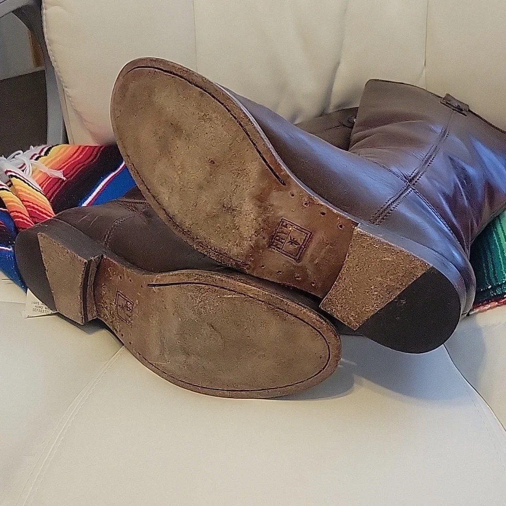 Boots - Picture 4 of 5
